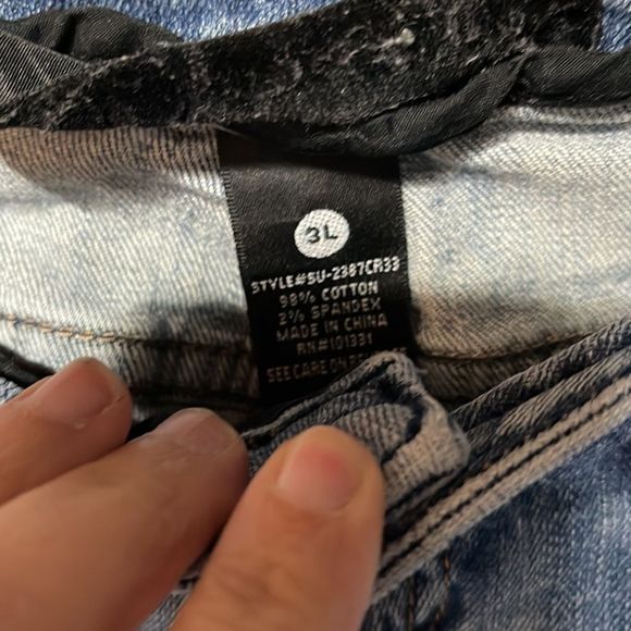 Refuge Distressed Denim 3L - Picture 10 of 13